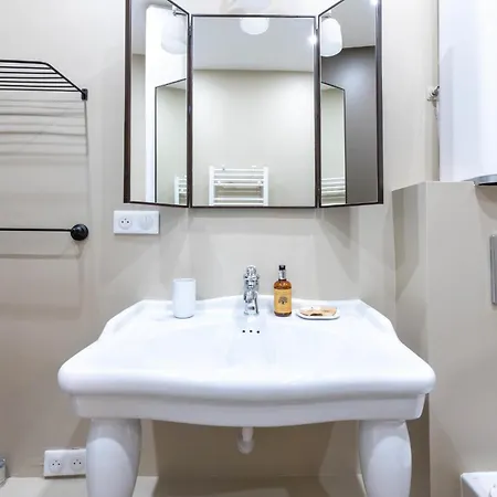 Renovated 1-br Heart Of *