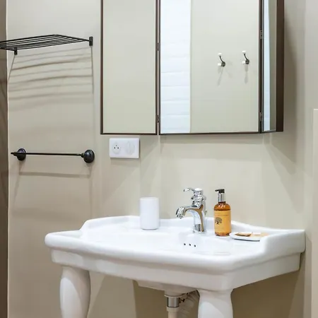 Appartement Renovated 1-br Heart Of *