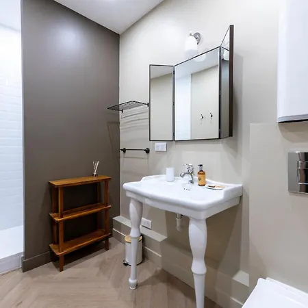 Renovated 1-br Heart Of Cannes