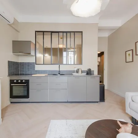 Renovated 1-br Heart Of